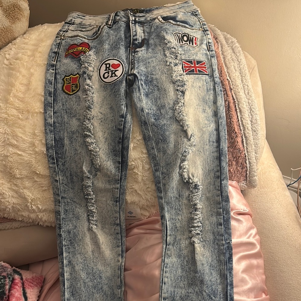 NWOT Classic Blue Distressed Straight Leg ROCK N ROLL Jeans